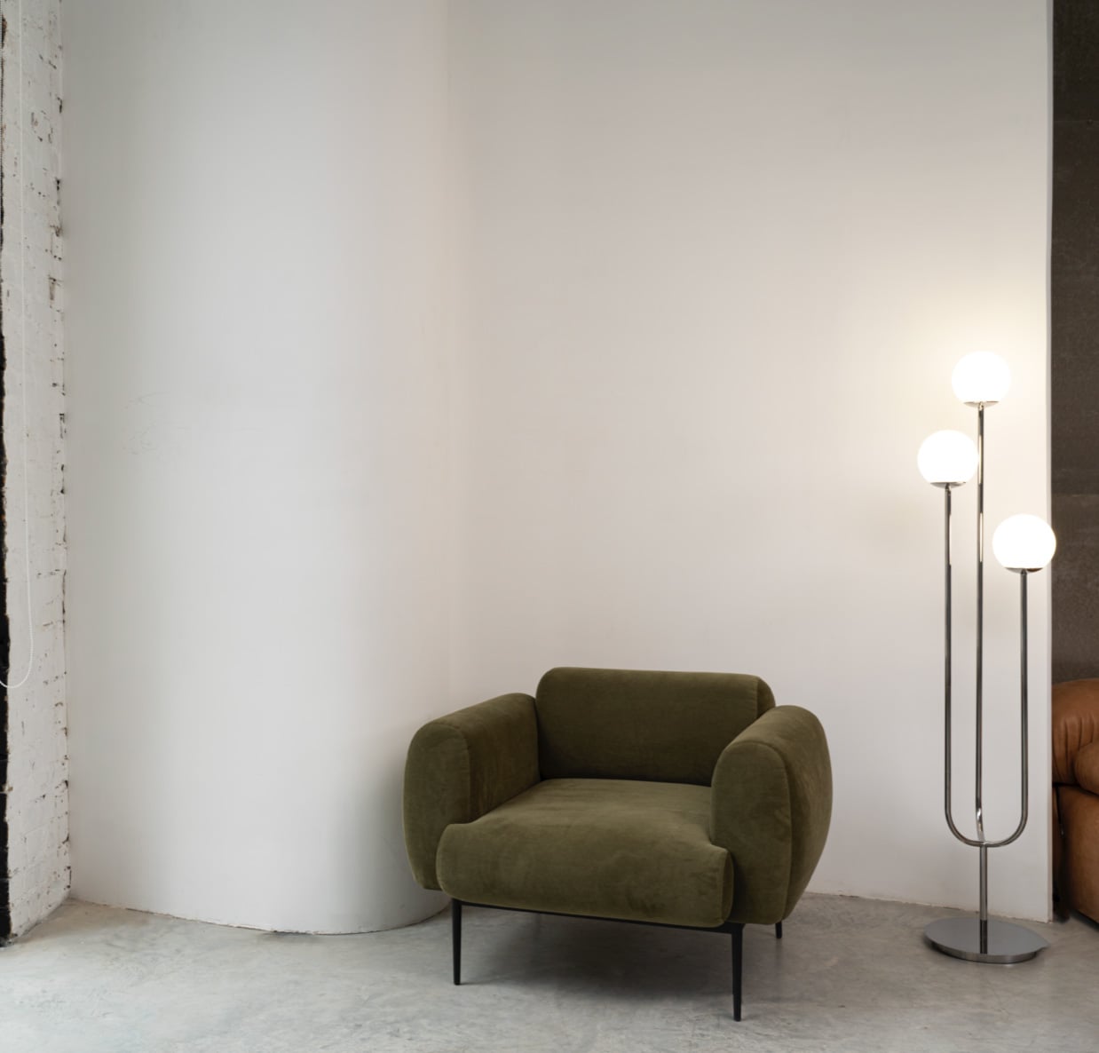 Minilalistic Reading Space